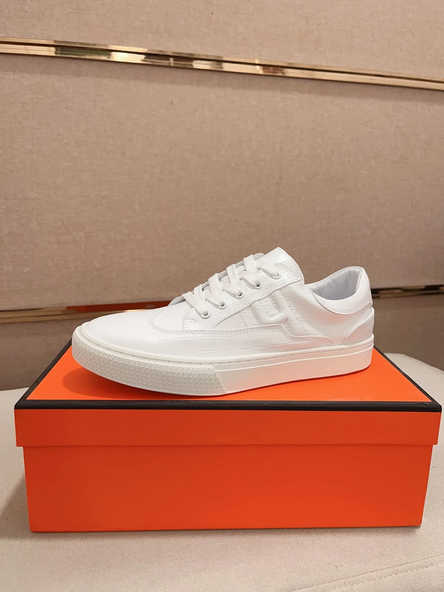 Men's clothing and shoes💰: 400💰《HERMES》【Classic Original Version】Hermès; Top 🔝 Purchasing Agency 🔍🔍Men's latest 🇺🇸 counter sales simultaneously, original ▲▲cowhide imported from Italy ▲▲Exquisite workmanship (Italian 🇮🇹Imported water-dyed 🐂cowhide lining) sole: original sole provided by the original factory, ⚠️exclusive double-layer activity·TPR·rubber·combined molded outsole; Code number: 38-44 (45/46 can be customized, non-refundable)